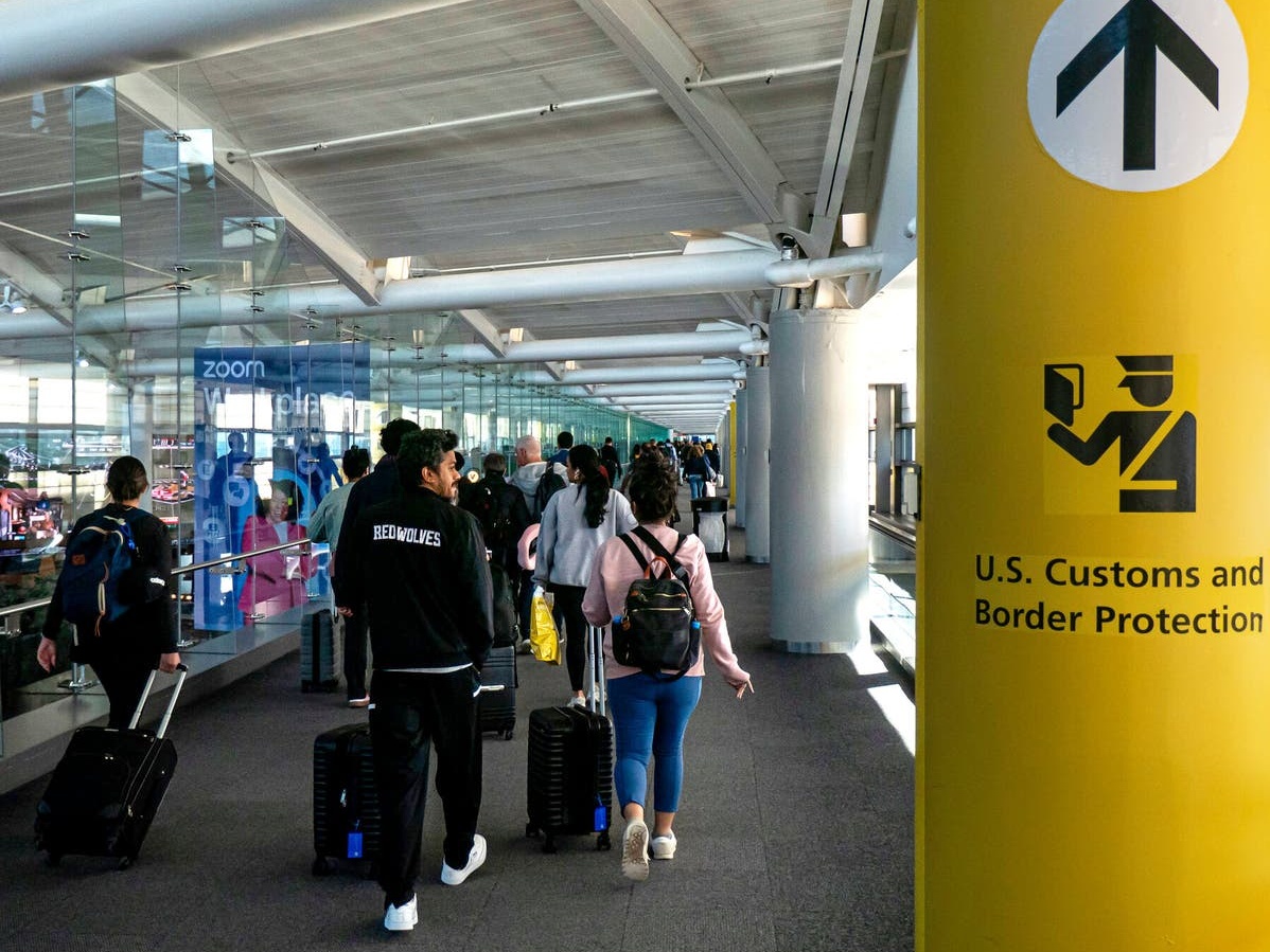 Ingin Liburan ke AS? Ini Tips agar Lolos dari Pemeriksaan Imigrasi