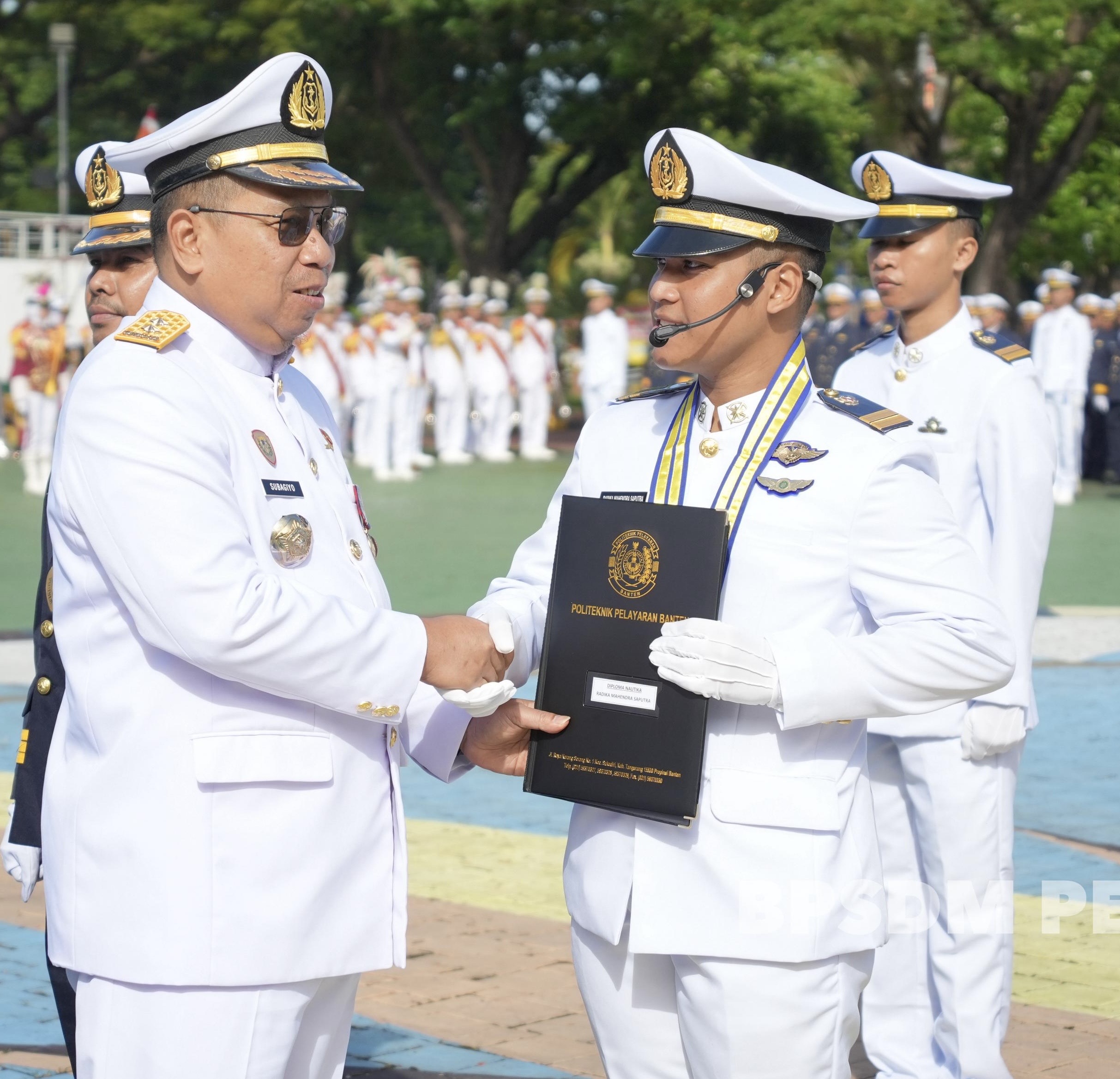 Lantik 247 Perwira Laut Poltekpel Banten, Kepala BPSDMP Berpesan Transportasi Laut Butuh SDM Tangguh dan Humanis