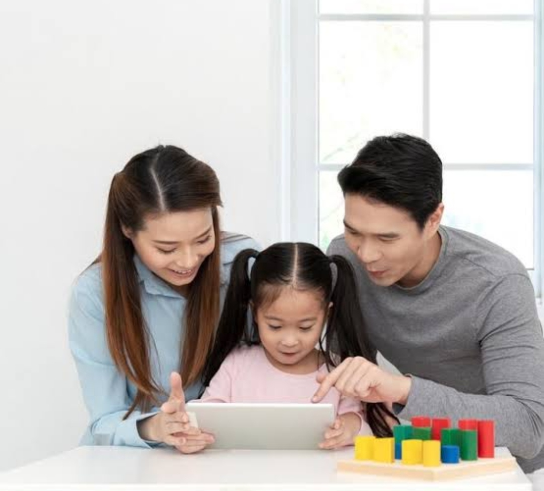 Sebelum Melarang, Pahami Dulu: Dunia Digital Anak Tak Sesederhana Itu