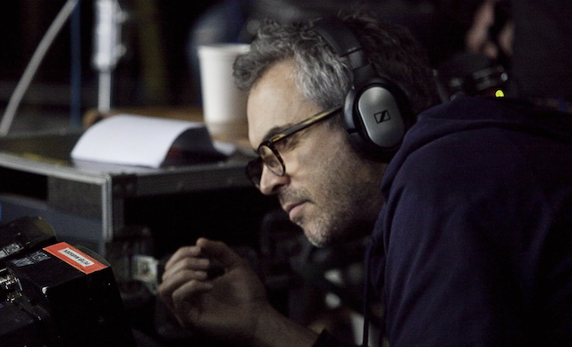 Sutradara Langganan Oscar Alfonso  Cuaron dalam Pembicaraan untuk Film James Bond Terbaru