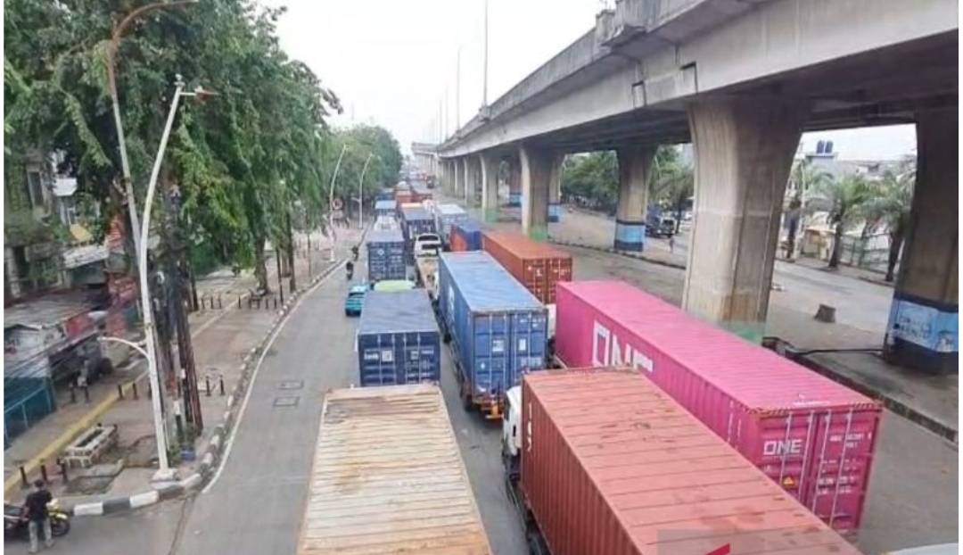 Waspada! Kemacetan Mengular di Tanjung Priok, Ratusan Truk...