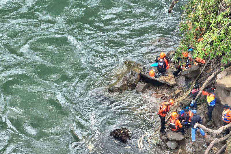 Tim SAR cari warga Gowa terseret arus Sungai Takapala