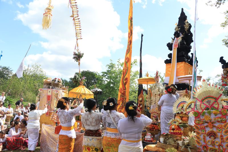 Pura Pertama Berdiri di Belanda! Gubernur Bali Ukir Jejak Sakral di Negeri Kincir Angin!