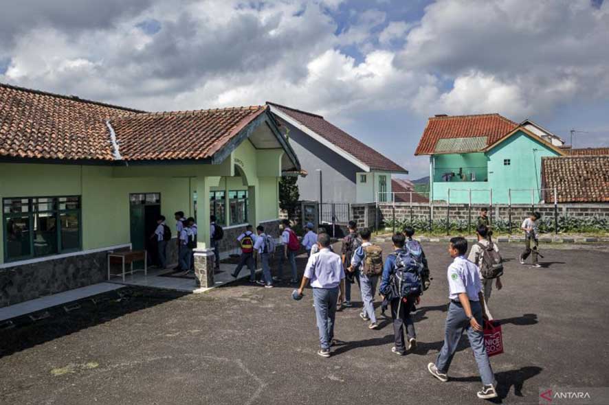 Kirim Murid Bermasalah ke Barak Tak Langgar HAM