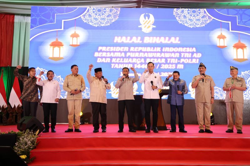 Prabowo hingga Try Sutrisno Kompak Menyanyikan 'Hymne Taruna' Penuh Semangat Korp
