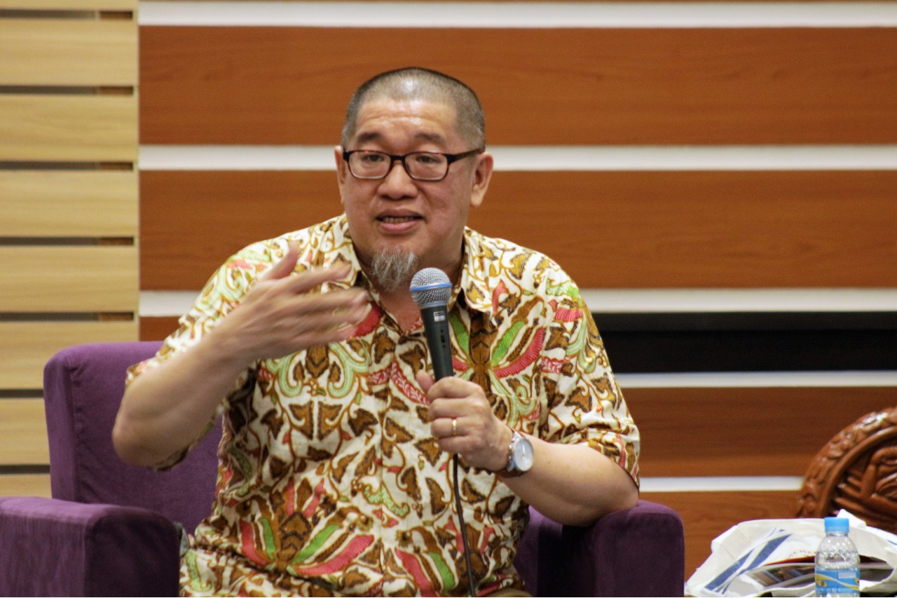 Dari Surabaya Jatim, Profesor Bagong: Lebih Baik Insentif, Bukan Memaksa (Vasektomi sebagai Syarat Bansos) 