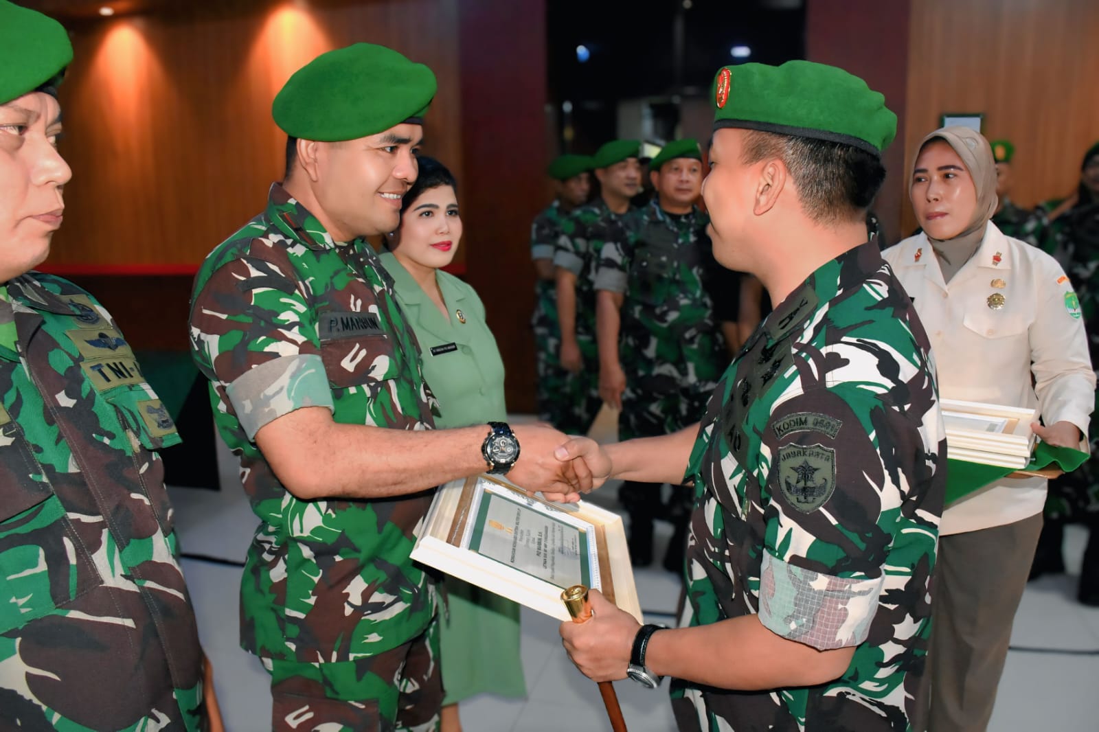 Dandim 0501/JP Pimpim Tradisi Korp  Penerimaan Personel Baru dan Pelepasan Personel Pindah Satuan 