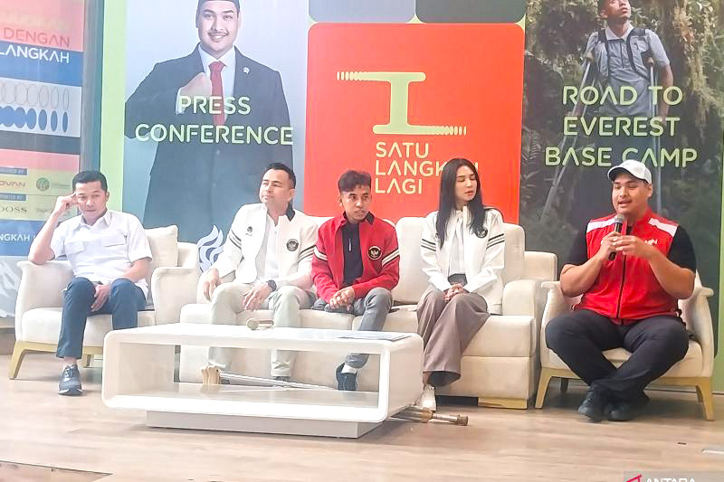 Menpora dukung pendaki disabilitas Anggi Wahyuda taklukkan Everest