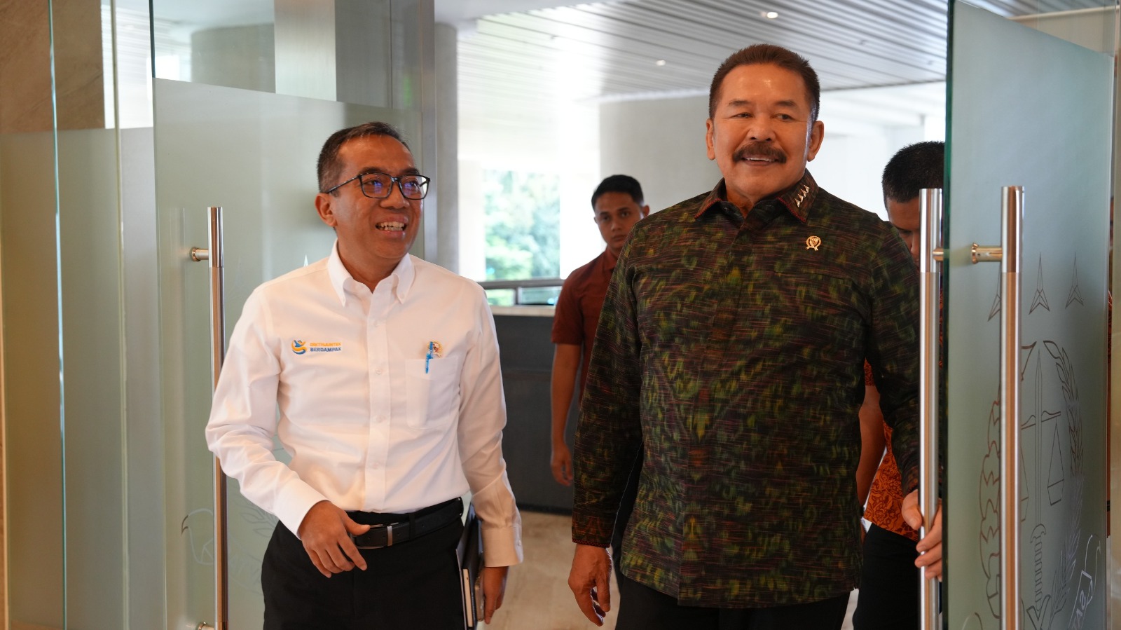 Jaksa Agung Terima Kunjungan Mendiktisaintek Perkuat Sinergi Hukum dan Pendidikan
