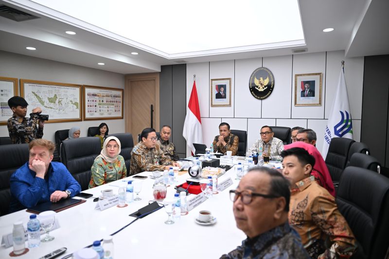 Kementrans Sediakan Lahan Peternakan Sapi di NTT untuk Investor Brasil 