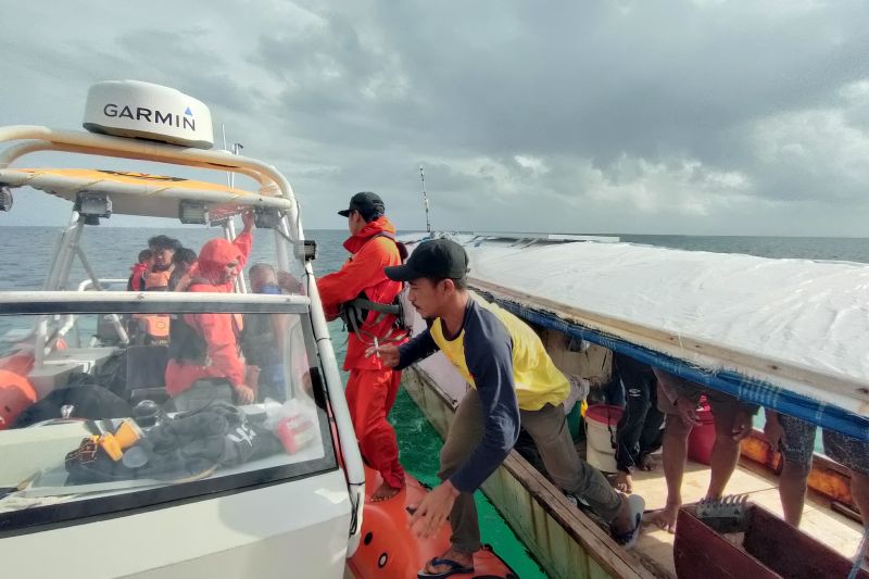 12 Pemancing Dievakuasi Usai Alami Kecelakaan Kapal di Wakatobi