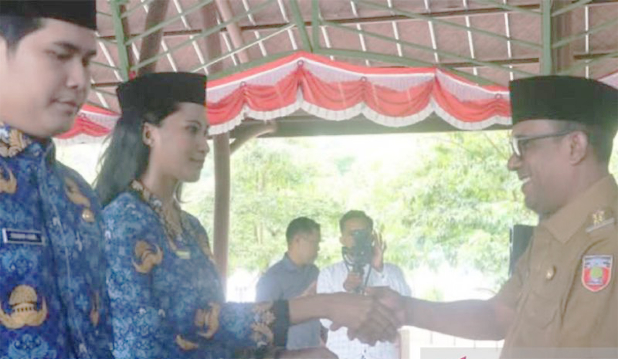 232 SK PNS Baru Diserahkan Pemkab Maluku Tengah