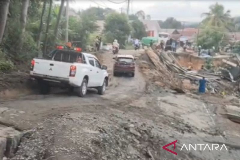 BBPJN Tangani Darurat Jalan Amblas di Poros Samarinda–Balikpapan, Akses Lalu Lintas Diatur