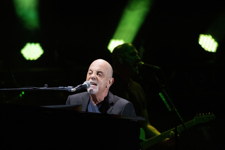 Billy Joel Batalkan Tur Setelah Didiagnosis Menderita Gangguan Otak