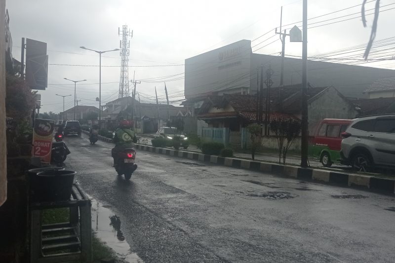 Hari Ini Cuaca Buruk di Banten, BMKG Minta Warga Waspada 