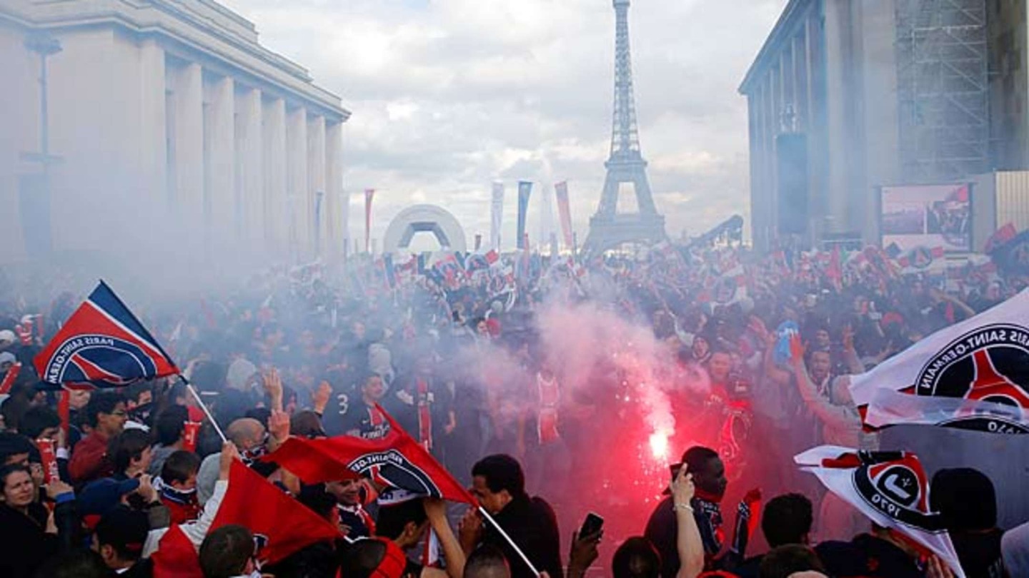 PSG Juara Liga Champions, Ribuan Pendukung Penuhi Jalanan Paris