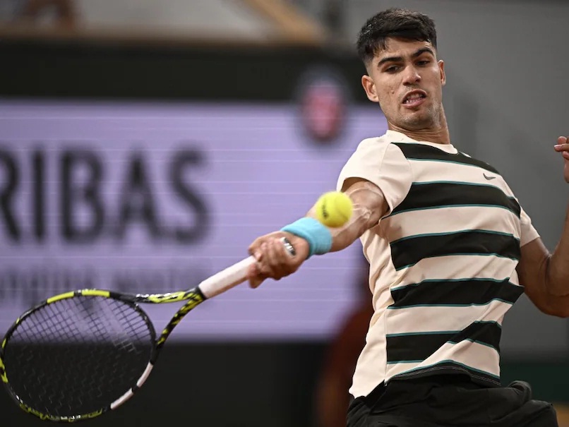 Alcaraz dan Swiatek Lolos ke Perempat Final French Open 2025