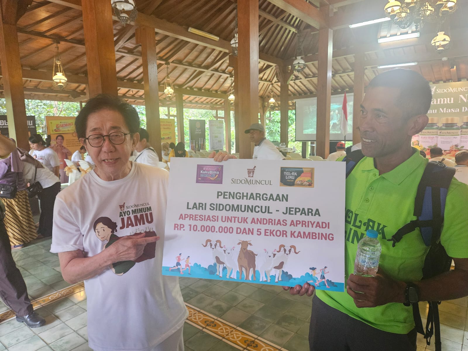 Dedikasi Ayah yang Menginspirasi, Irwan Hidayat Apresiasi Satpam Sido Muncul Lari 140 KM Ungaran - Jepara demi Nazar untuk Anak