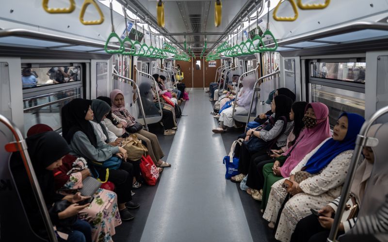 Seorang Penumpang KA Commuter Melahirkan secara Spontan di Toilet Stasiun Bogor, Ini Kronologinya