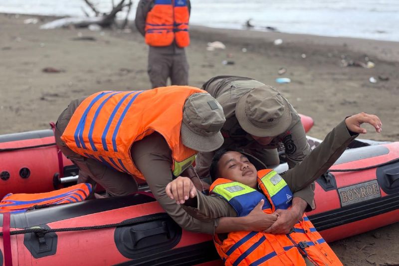 Brimob Sumut Tingkatkan Kesiapsiagaan Water Rescue di Nias untuk Antisipasi Bencana dan Perlindungan Masyarakat Pesisir