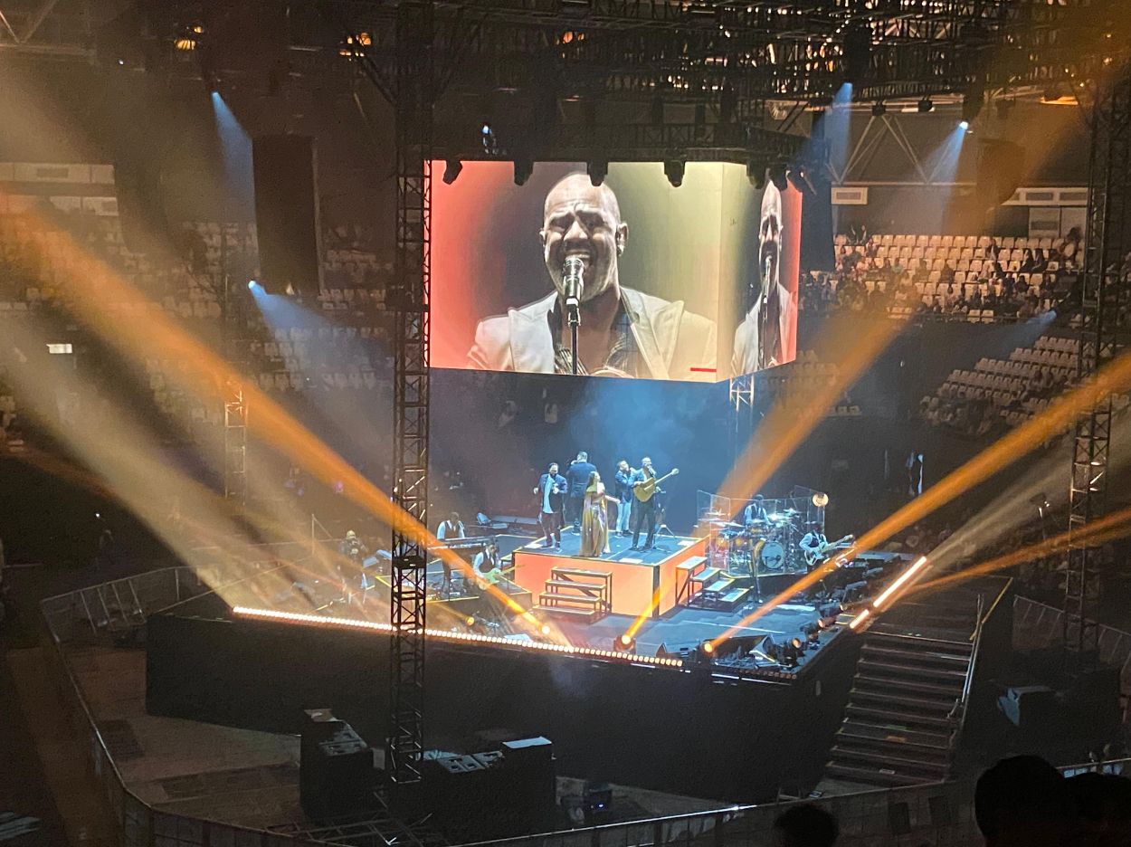 Kolaborasi All-4-One, Brian McKnight, dan Raisa Tampil Memukau di Konser Heart & Soul Live in Jakarta 2025