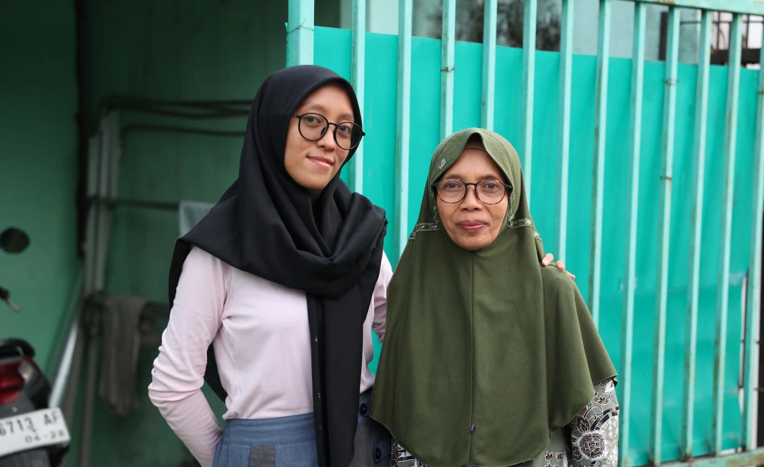Lulus Tanpa Tes dan Dapat Beasiswa UKT 0, Adinda: “Ini Hadiah untuk Ibu”