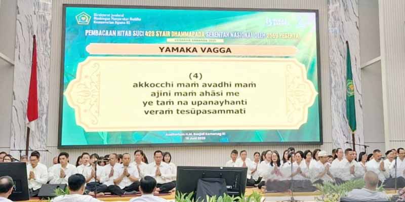 2.569 Umat Buddha Ikuti Pembacaan Kitab Dhammapada Secara Serentak