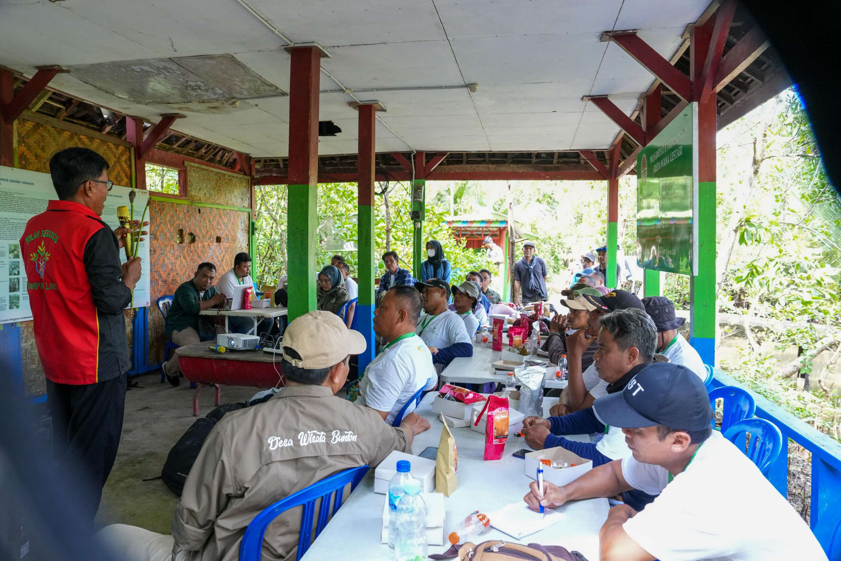 Lestarikan Ekosistem Pesisir, PLN EPI Tingkatkan Kapasitas Warga Pesisir dalam Mengelola Mangrove