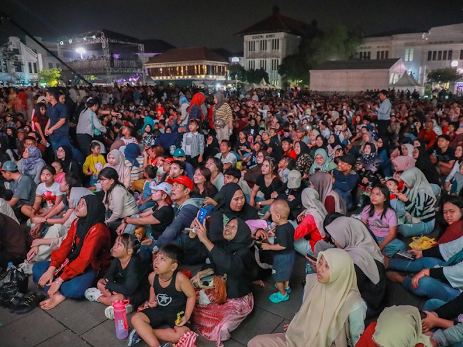 20 Ribu Warga Nikmati Malam Perayaan HUT Jakarta di Kota Tua
