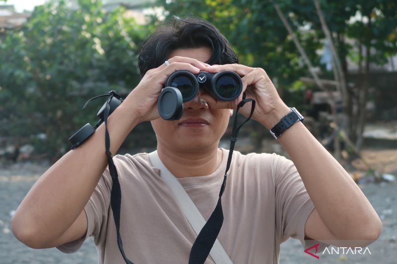Pegiat Kenalkan Wisata Edukatif Pengamatan Burung di Pantai Ampenan