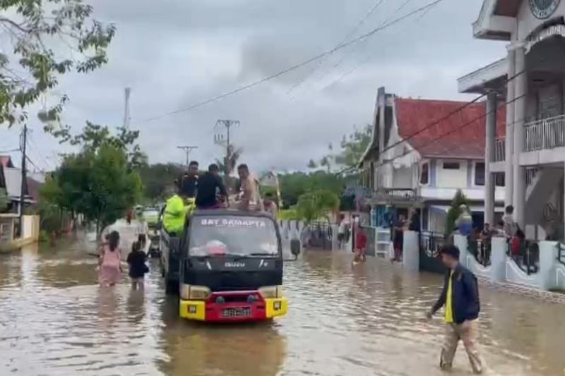 2.430 Warga Halmahera Selatan Diungsikan akibat Banjir