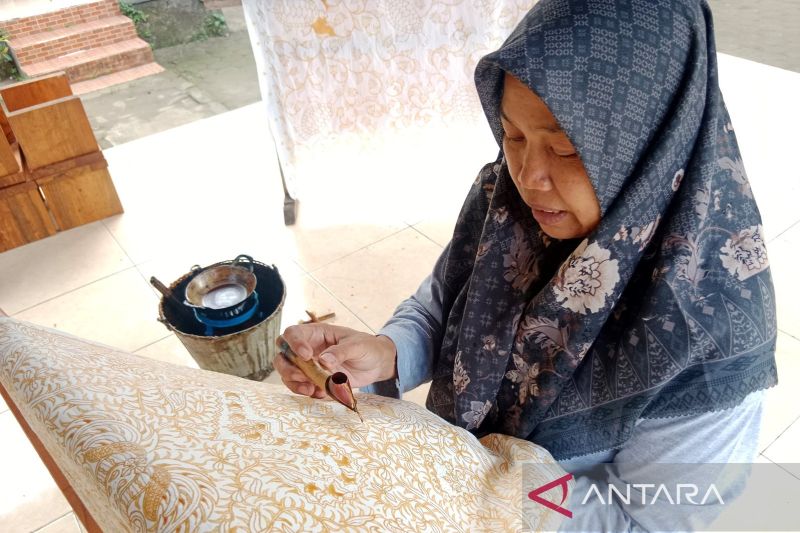 Di Tengah Modernisasi, Perempuan Giriloyo Tetap Lestarikan Batik Tulis