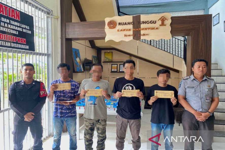 Lapas Karang Intan Bebaskan Bersyarat Lima Warga Binaan Pemasyarakatan