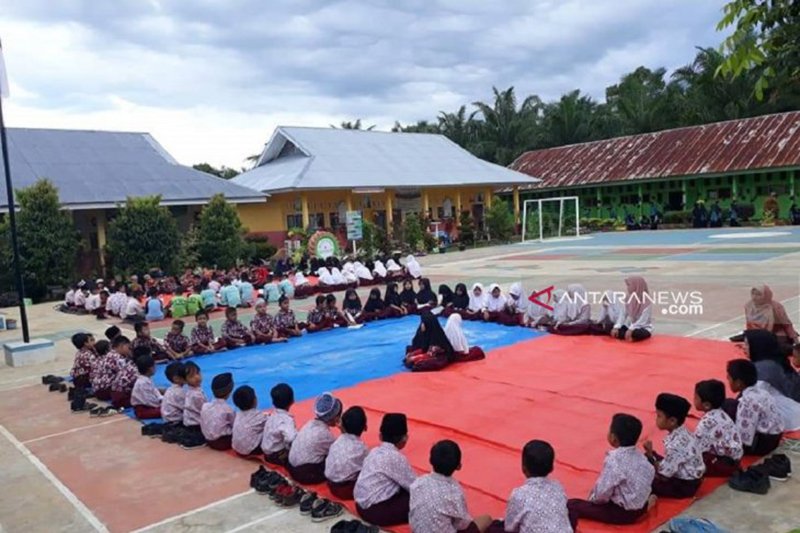 Pemkab Mukomuko Siapkan Seragam Gratis untuk 8.150 Siswa SD dan SMP