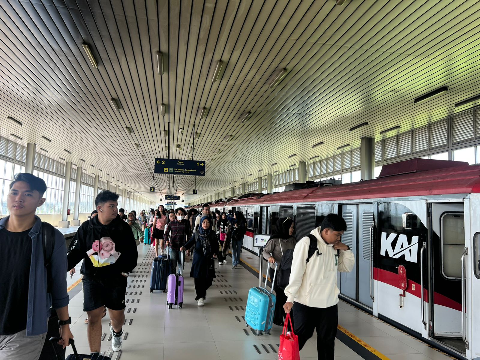 Di Semester I, Penumpang KA Bandara Yogyakarta Tembus 1,3 Juta 