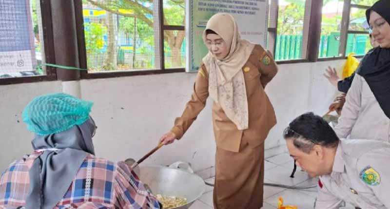 Diskan Kota Palangka Raya Latih 30 Warga Olah Produk Perikanan