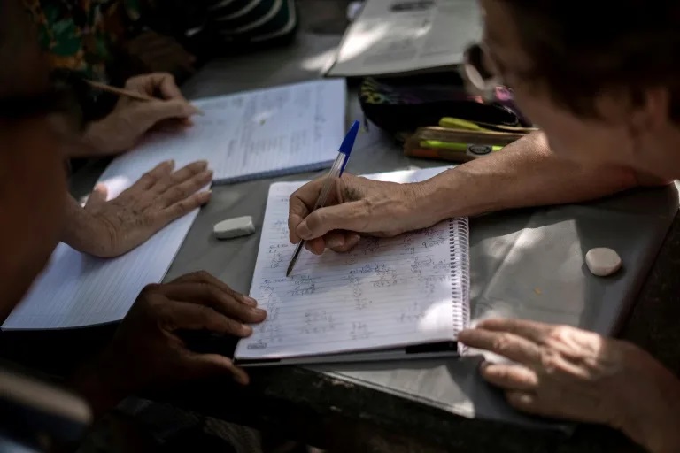 Mengejutkan! Stimulasi Listrik Ringan Ternyata Mampu Tingkatkan Kemampuan Berhitung Matematika