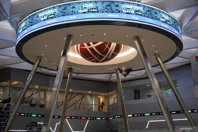 Pasar Masih Dipengaruhi Sentimen Global dan Kesepakatan Dagang RI dengan AS, IHSG Tetap Belum Bergairah