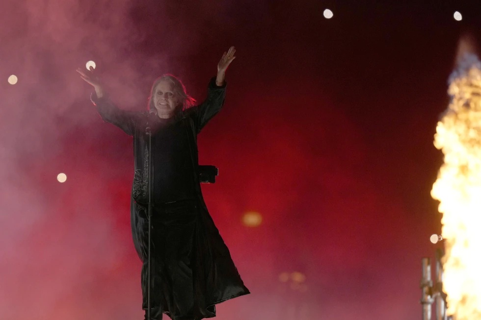 Ozzy Osbourne Ucapkan Selamat Tinggal kepada 40.000 Penggemar di Konser Terakhirnya 