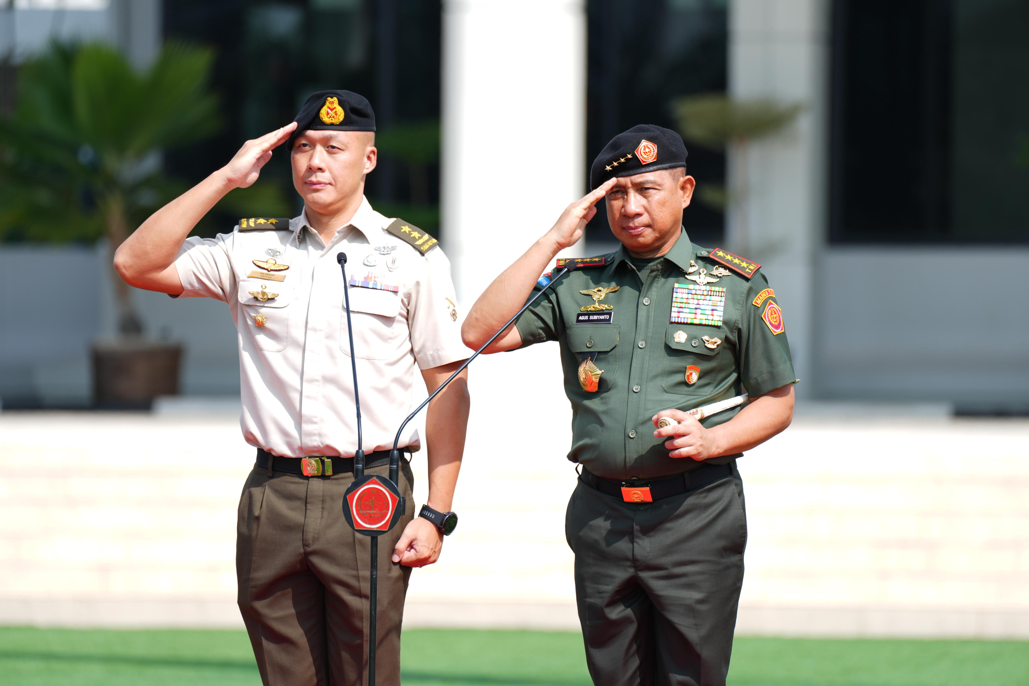 Panglima TNI Terima Kunjungan Kasad Singapura, Perkuat Kemitraan Strategis