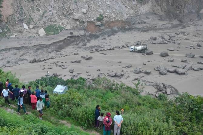 Banjir dan Longsor Melanda Perbatasan Tiongkok-Nepal, 1 Orang Tewas, 28 Hilang
