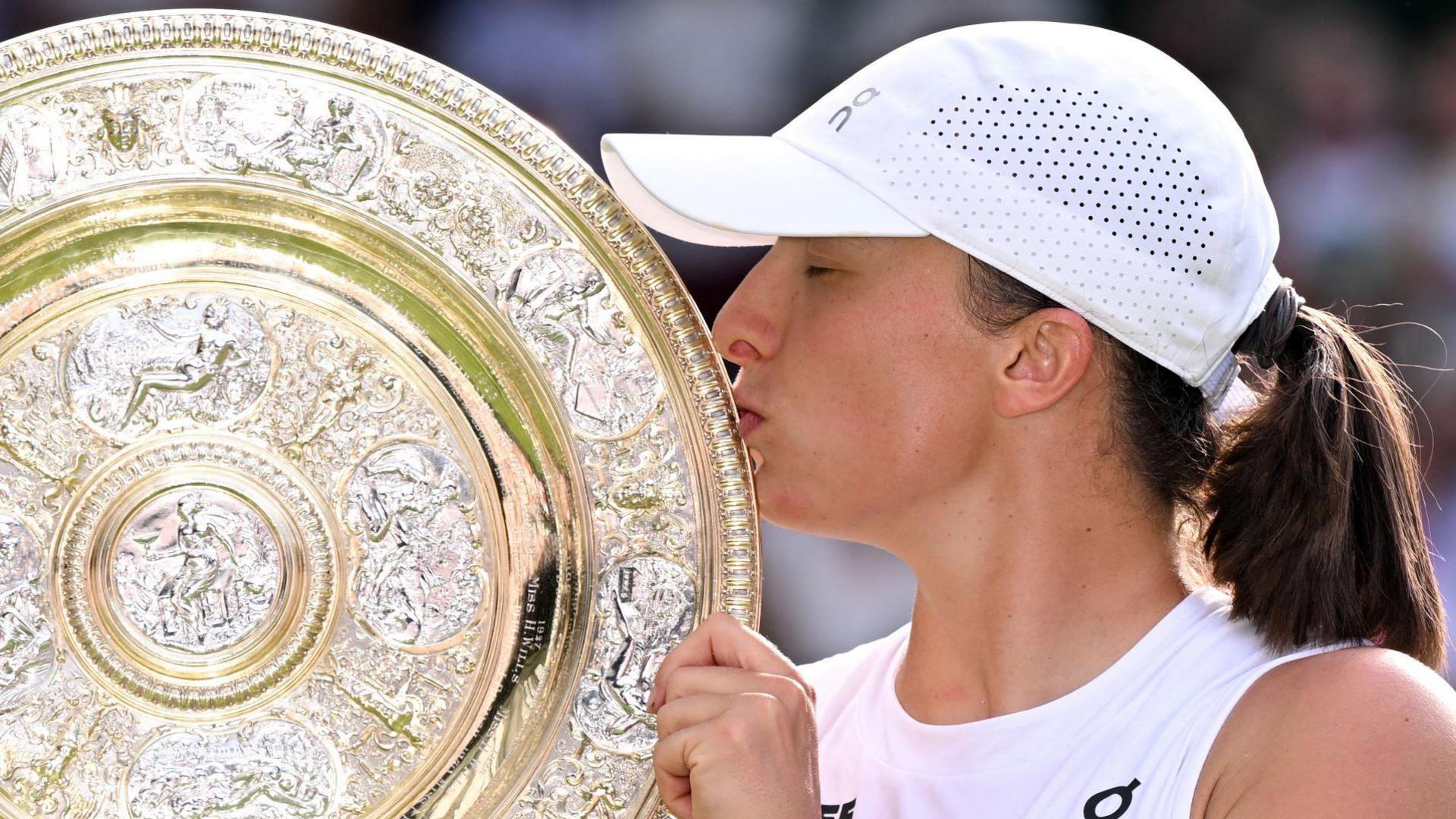 Swiatek Wujudkan Mimpi dengan Mengukir Sejarah di Wimbledon