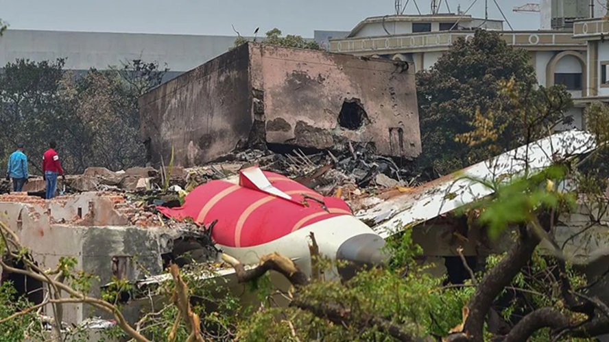 Terungkap! Hasil Investigasi Sementara Kecelakaan Air India Sebut Sakelar Bahan Bakar Terputus Sesaat Sebelum Pesawat Jatuh