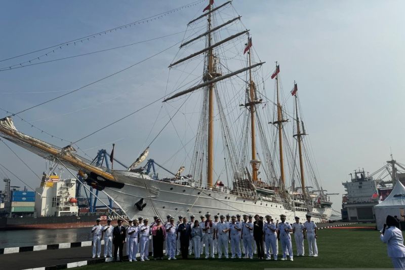 Kolinlamil: Esmeralda, Simbol Persahabatan Laut RI-Chili
