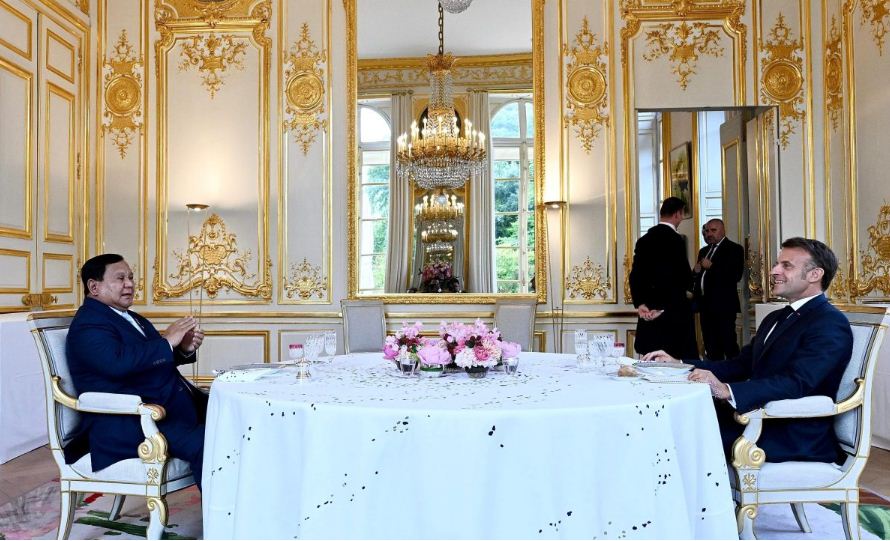 Macron Sebut Prabowo Sahabat, Puji Kontingen TNI-Polri di Parade Bastille Day 2025 