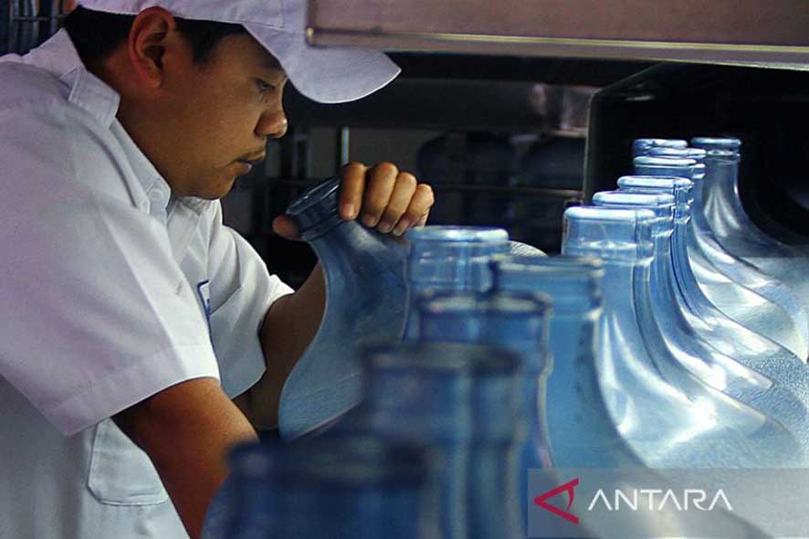 Inilah Alasan Galon Polikarbonat Aman untuk Dijadikan Tempat Air Minum