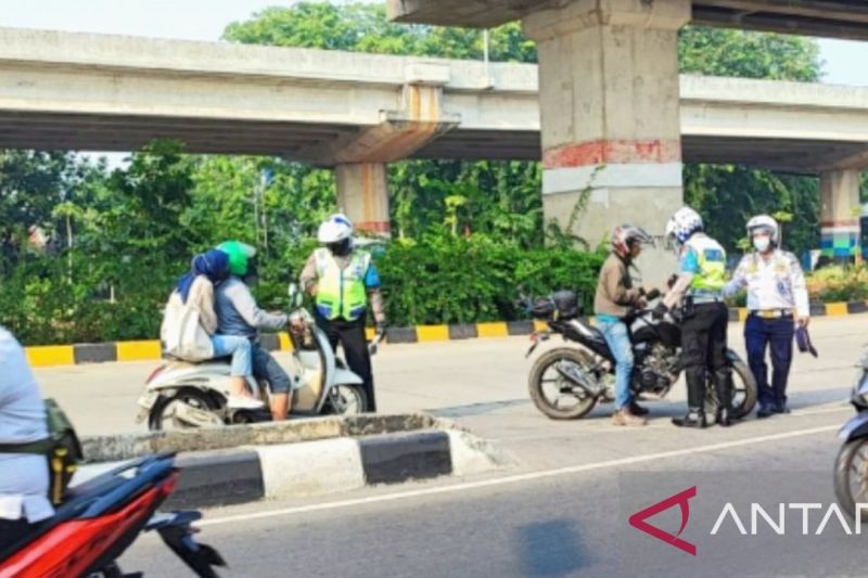Polisi Karawang Tindak Motor Knalpot Brong dalam Operasi Patuh Lodaya