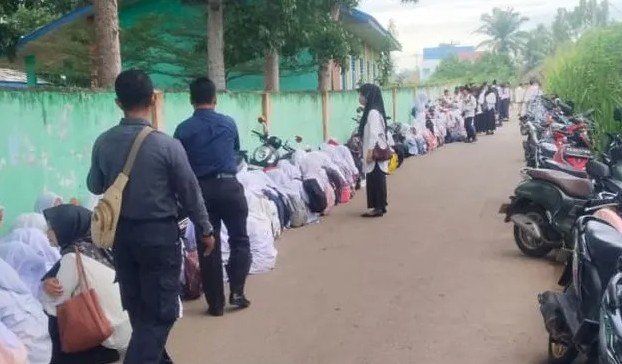 Konflik Berujung Tragis! Ratusan Siswa MTs Al-Washliyah Sumut Dipaksa Belajar di Tenda