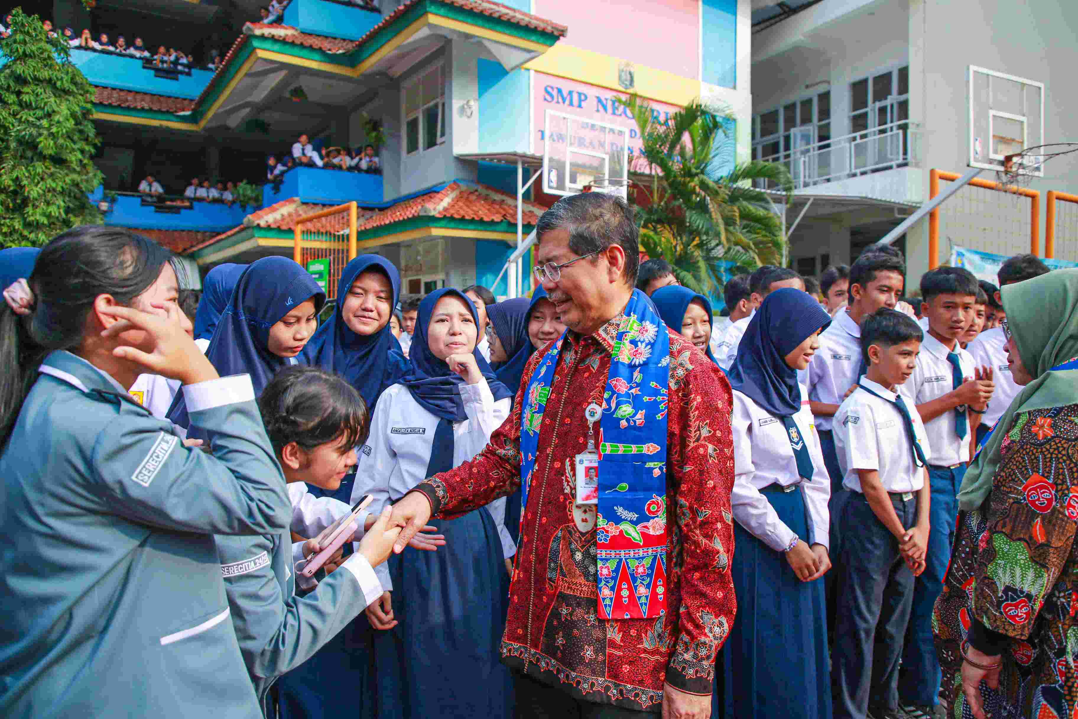 Sekda DKI Tinjau MPLS di Dua Sekolah Negeri dan Dorong Siswa Bangun Karakter Tangguh