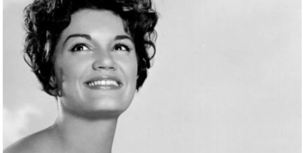 Penyanyi Lagu "Pretty Little Baby" Connie Francis Meninggal Dunia